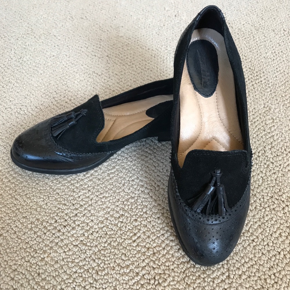Earth Black Leather Tassels Slip-on Flats/Loafers